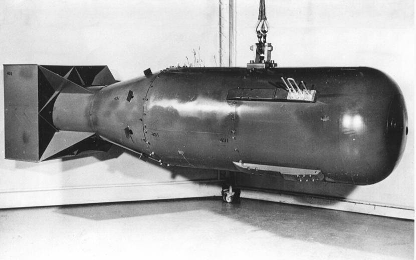 阅兵式上的东风系列导弹为什么用“东风”命名？